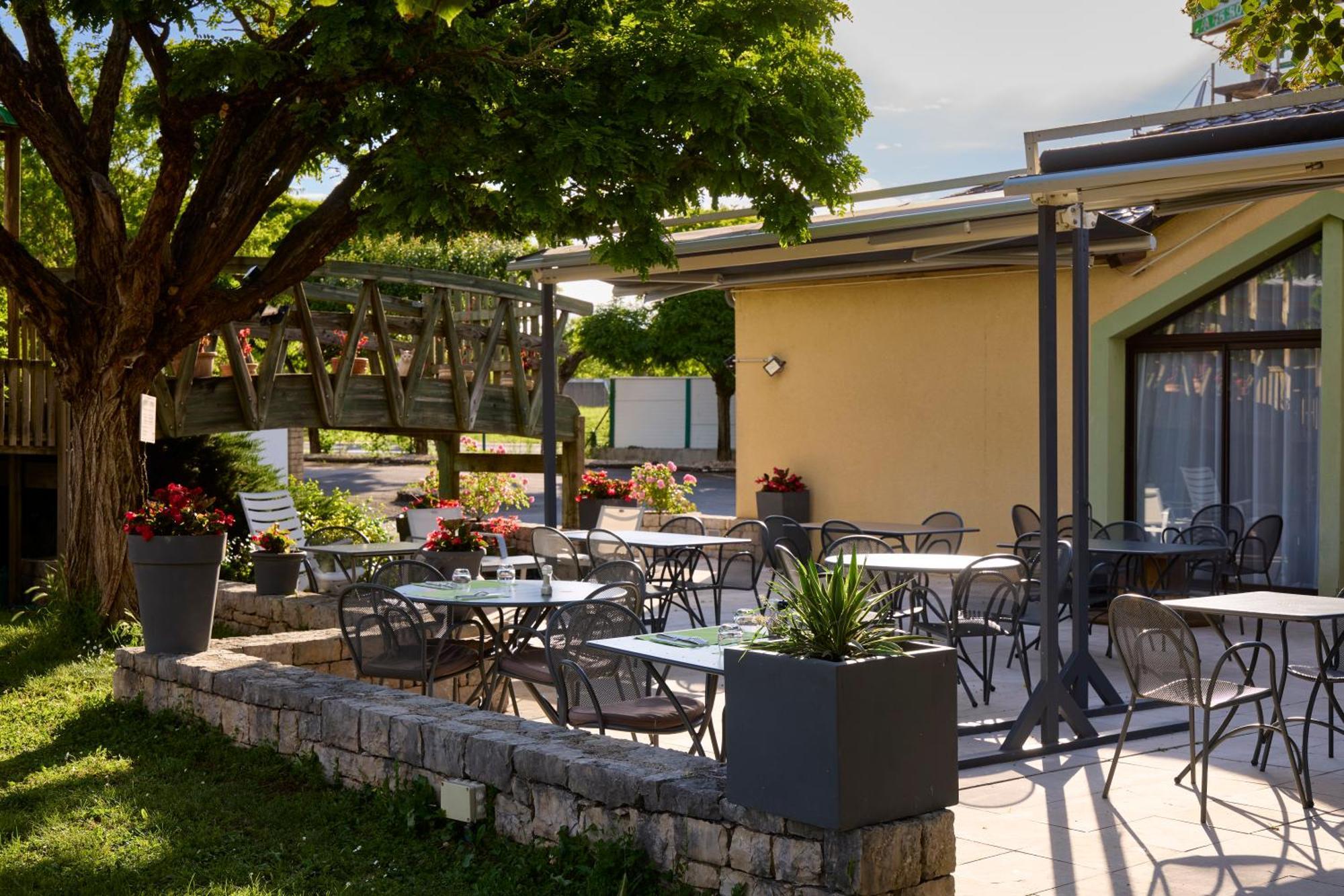 Hotel-Restaurant Le Calice Du Gevaudan - A75 Banassac Kültér fotó