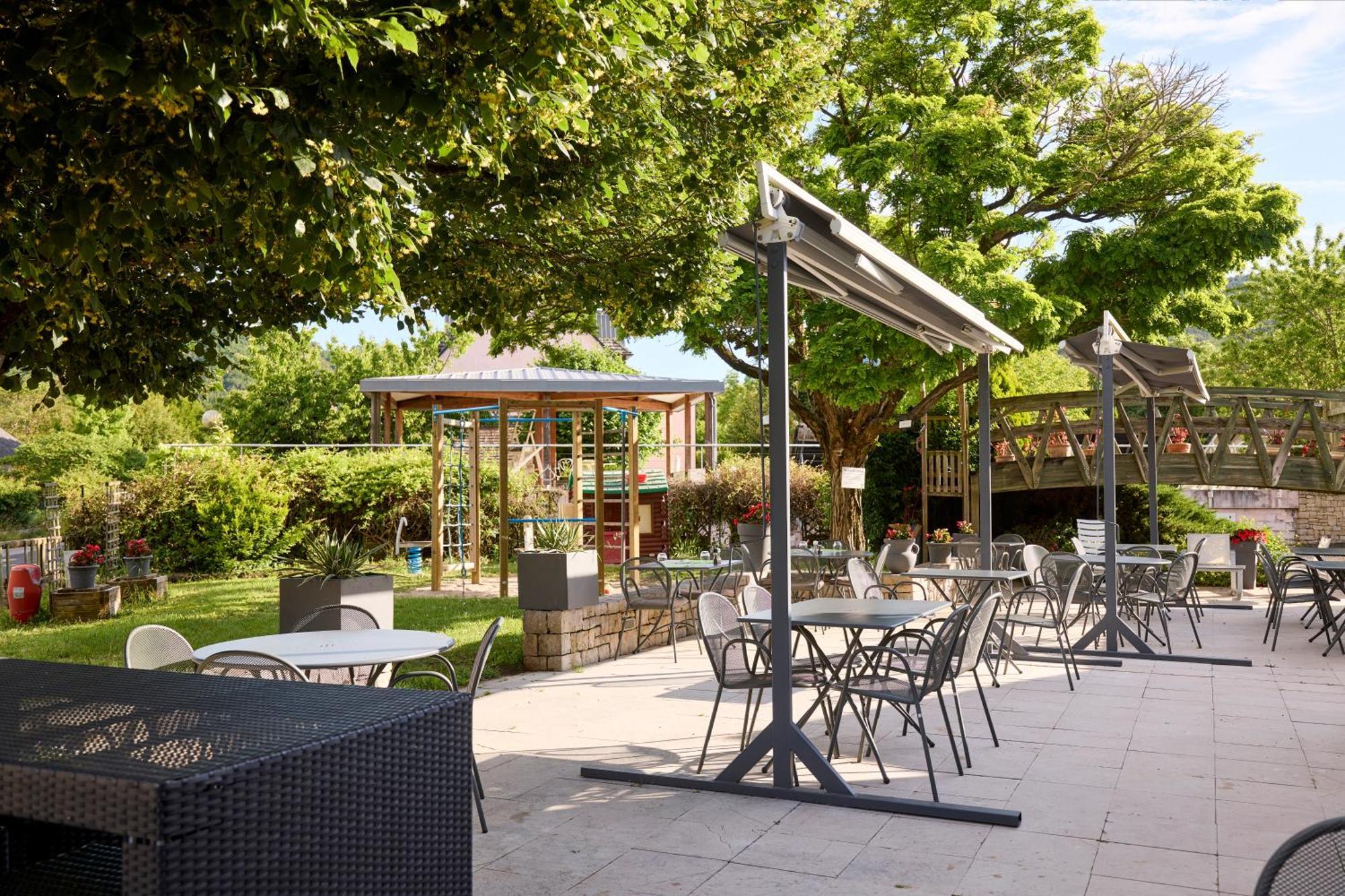 Hotel-Restaurant Le Calice Du Gevaudan - A75 Banassac Kültér fotó