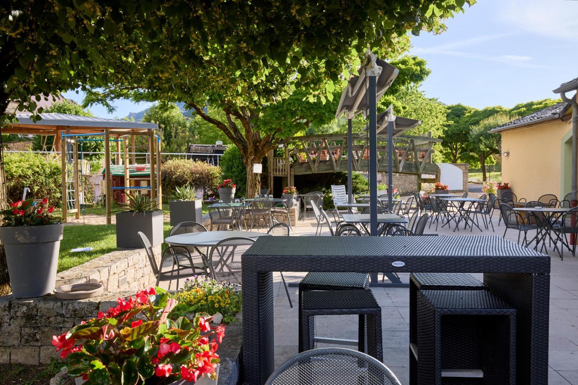 Hotel-Restaurant Le Calice Du Gevaudan - A75 Banassac Kültér fotó