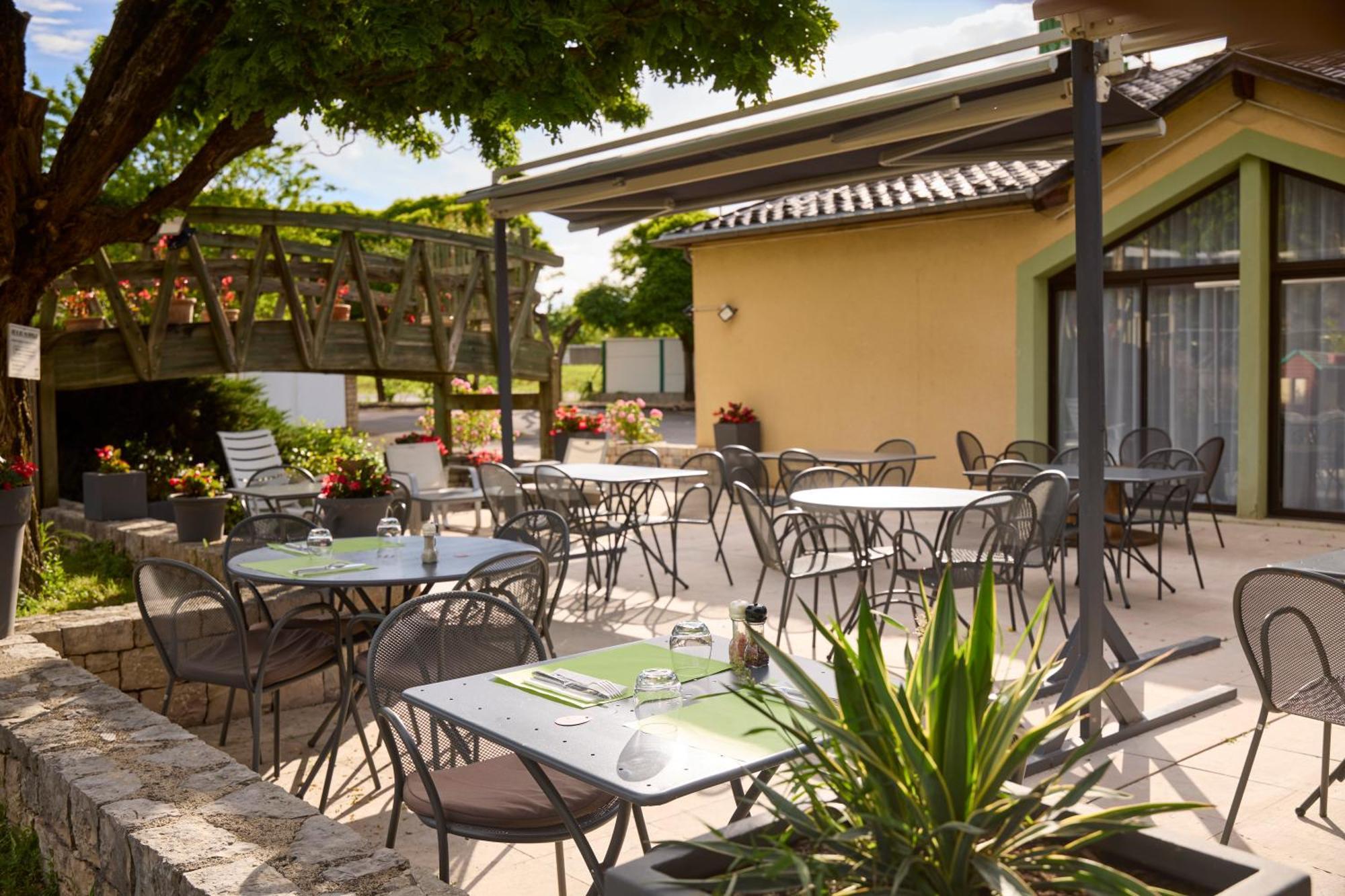 Hotel-Restaurant Le Calice Du Gevaudan - A75 Banassac Kültér fotó
