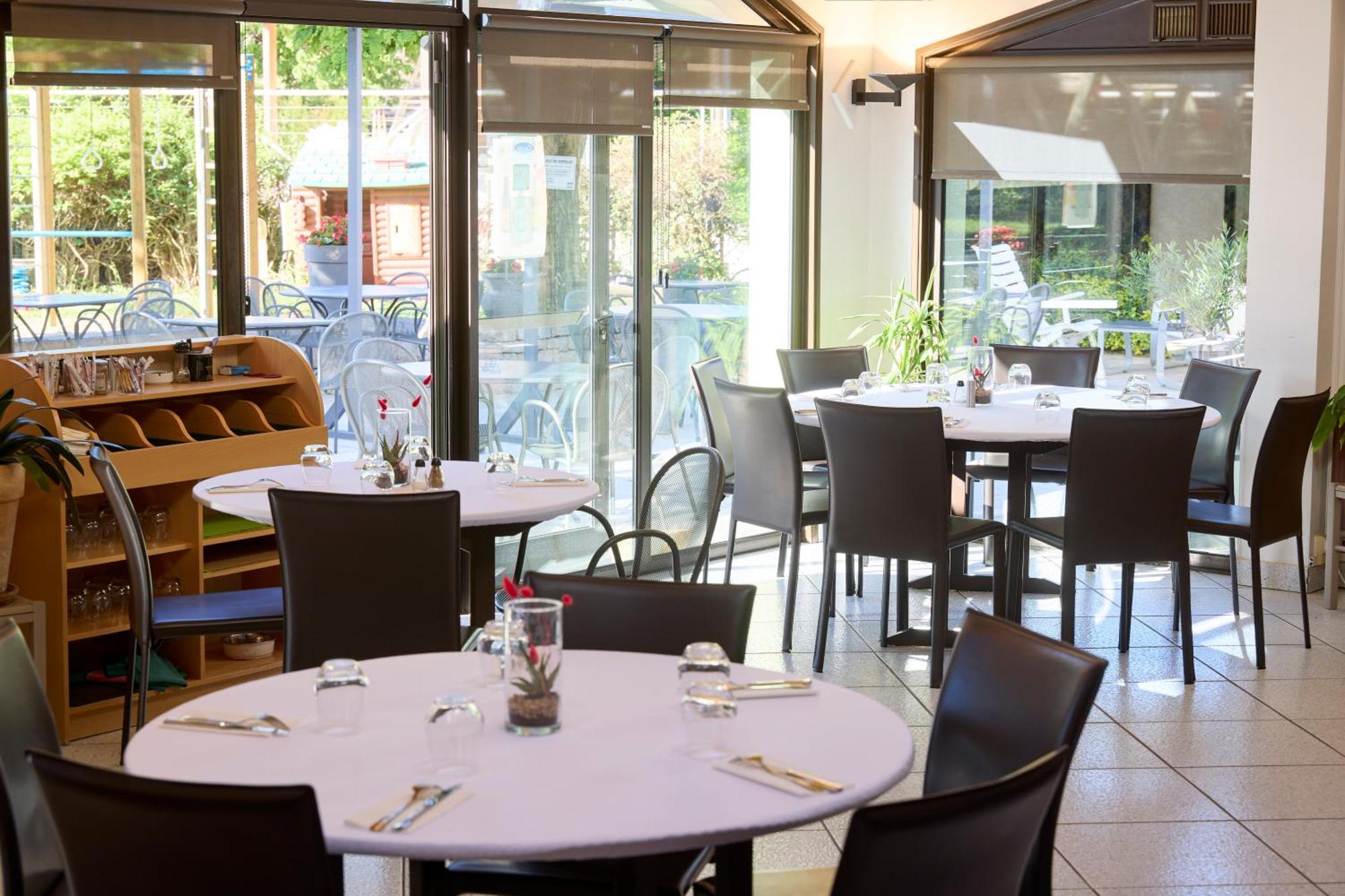 Hotel-Restaurant Le Calice Du Gevaudan - A75 Banassac Kültér fotó