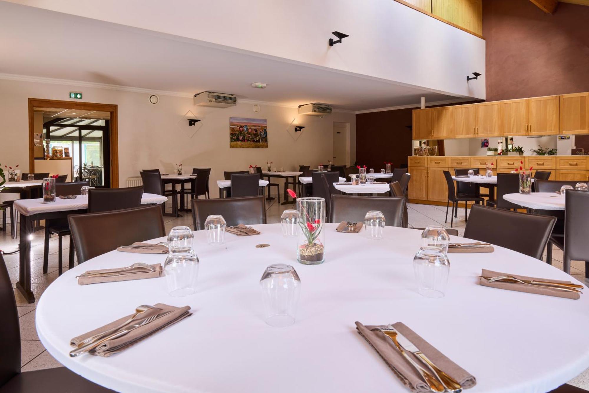Hotel-Restaurant Le Calice Du Gevaudan - A75 Banassac Kültér fotó