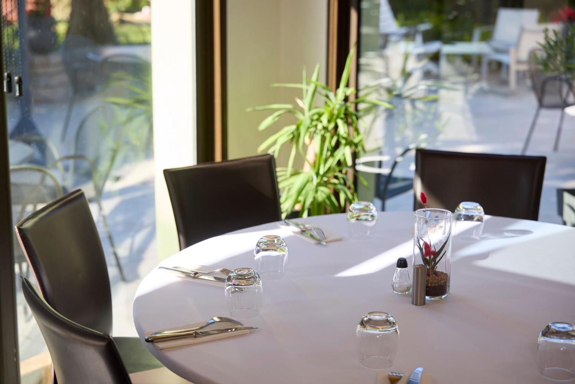 Hotel-Restaurant Le Calice Du Gevaudan - A75 Banassac Kültér fotó