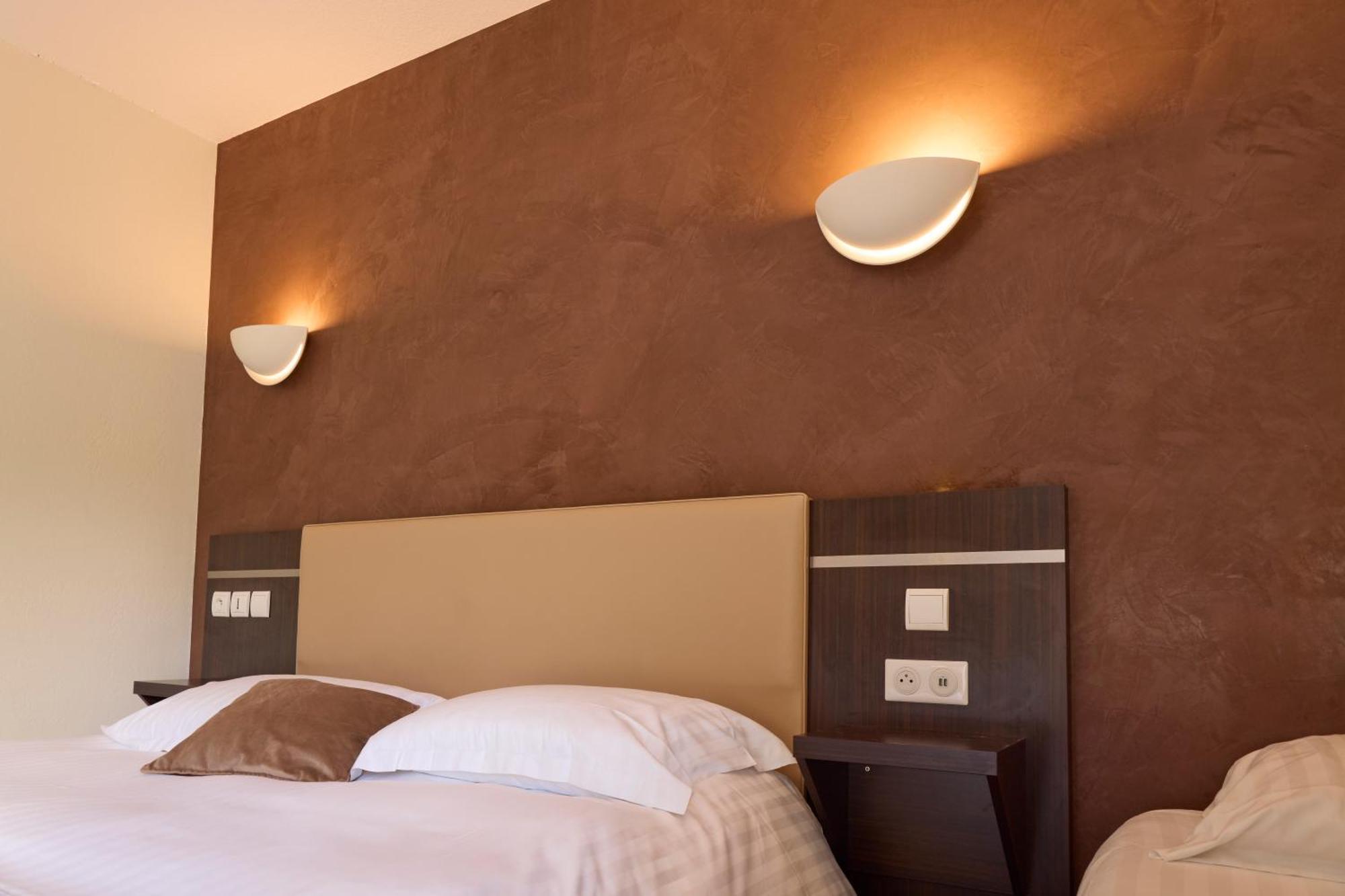 Hotel-Restaurant Le Calice Du Gevaudan - A75 Banassac Kültér fotó
