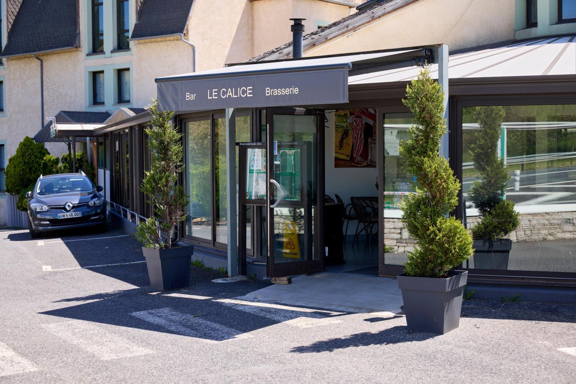 Hotel-Restaurant Le Calice Du Gevaudan - A75 Banassac Kültér fotó