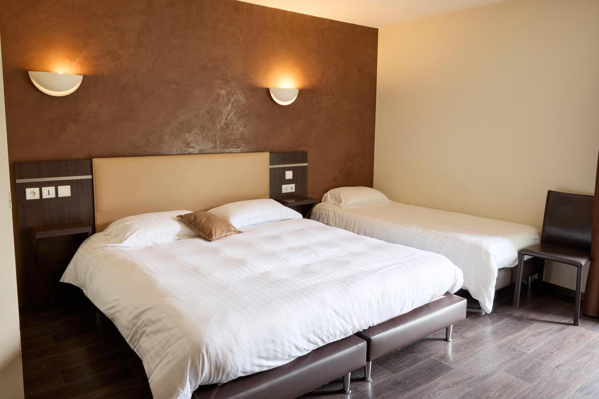 Hotel-Restaurant Le Calice Du Gevaudan - A75 Banassac Kültér fotó
