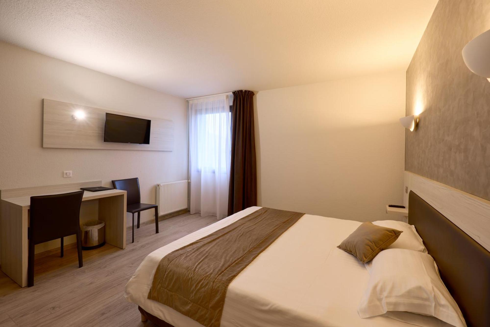 Hotel-Restaurant Le Calice Du Gevaudan - A75 Banassac Kültér fotó