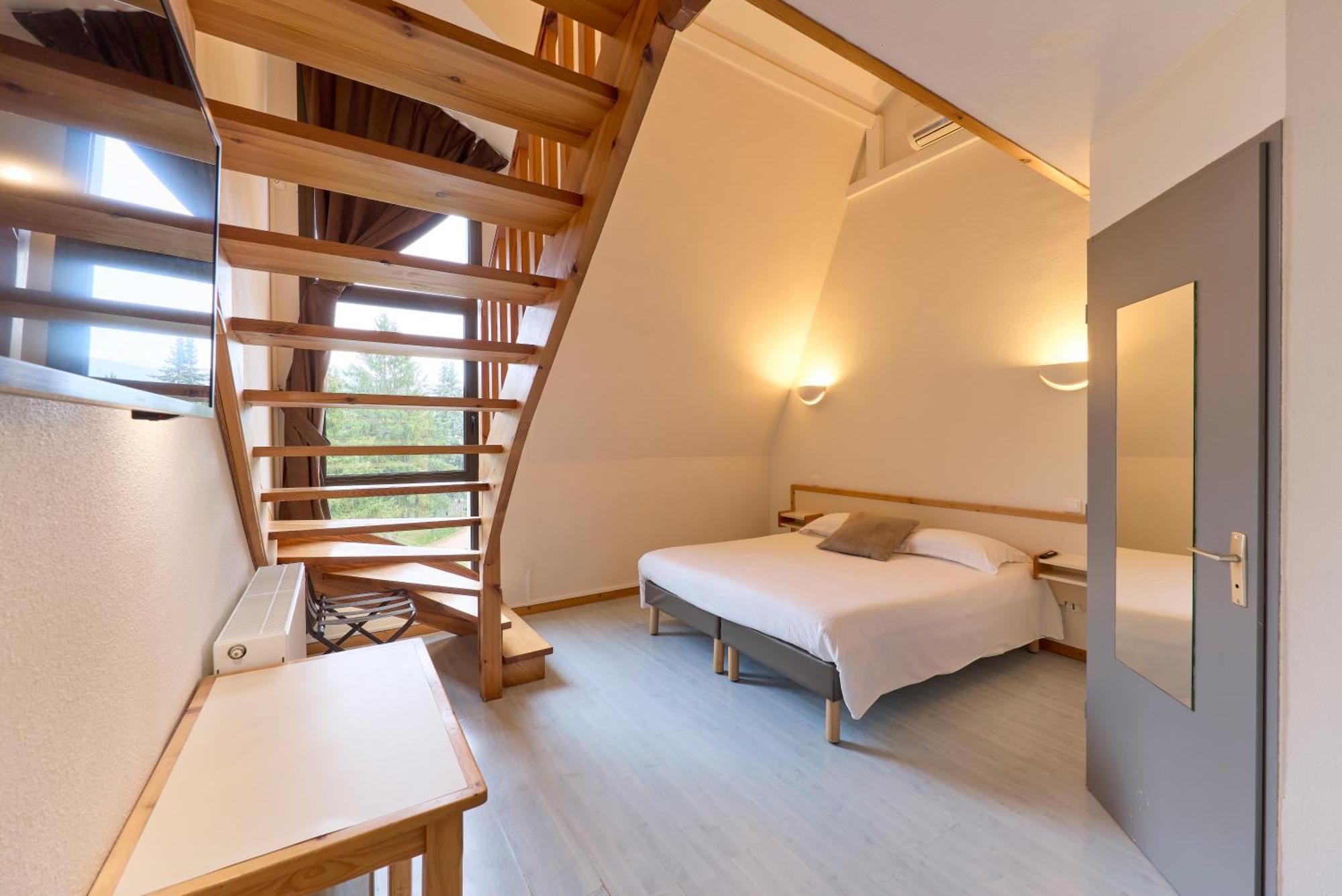 Hotel-Restaurant Le Calice Du Gevaudan - A75 Banassac Kültér fotó