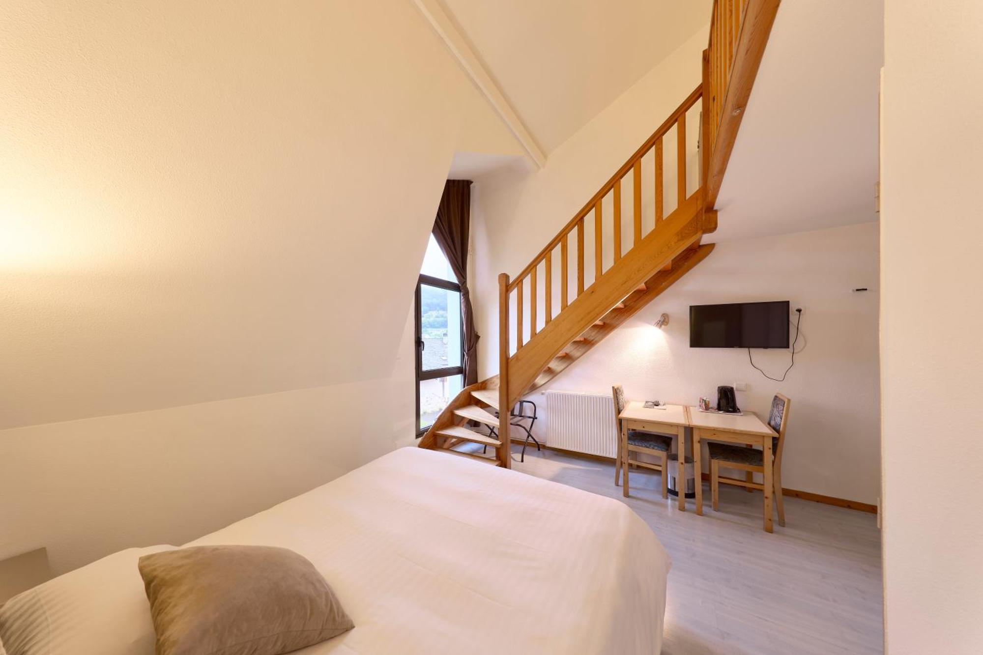 Hotel-Restaurant Le Calice Du Gevaudan - A75 Banassac Kültér fotó